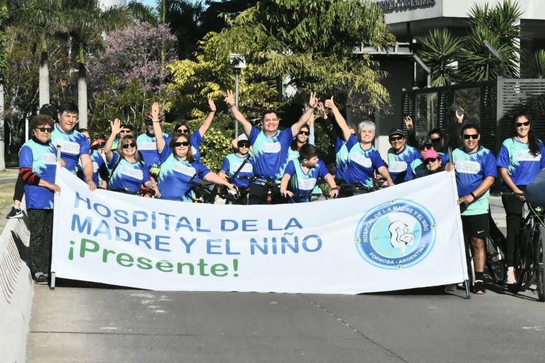 Hospital de la Madre y el Niño: médicos y vecinos realizaron una bicicleteada por su aniversario